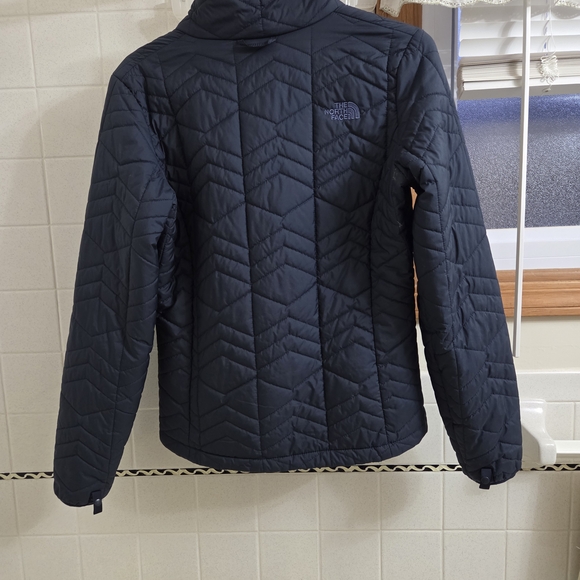 The North Face Women's Bombay Navy Blue Quilted Jacket - Picture 2 of 5